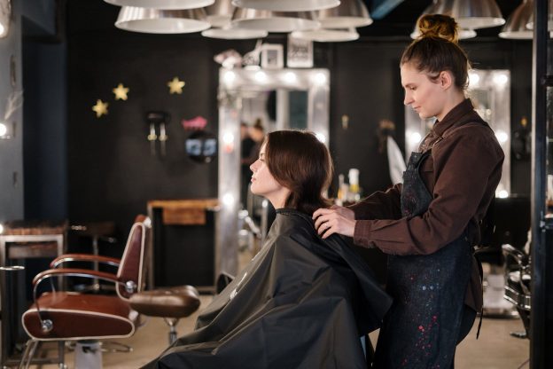 Why I want to be a Cosmetologist? (Essay Samples)