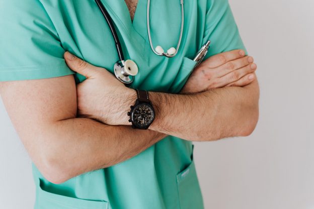 Why I Want to Be a Medical Assistant? (Essay Samples)