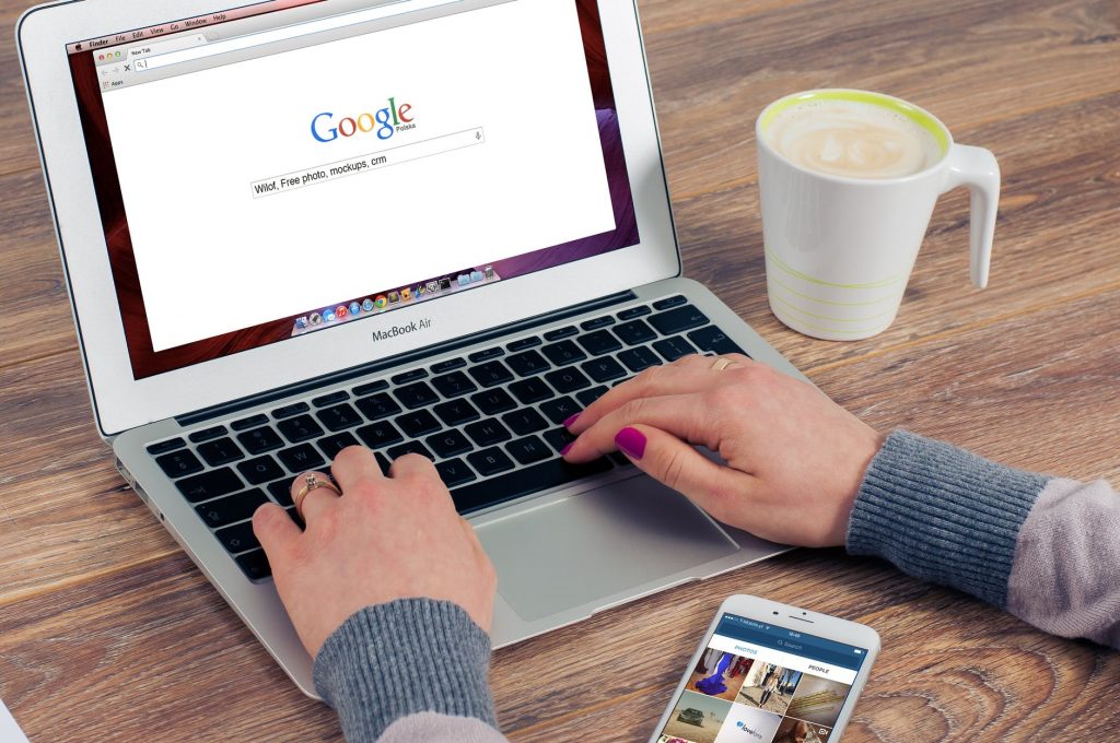 The Search Engine and the Human Brain: A Summary and Response Essay on Nicholas Carr's Is Google Making Us Stupid?