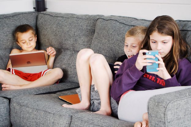 Negative Effect of the Internet (Free Essay Sample)