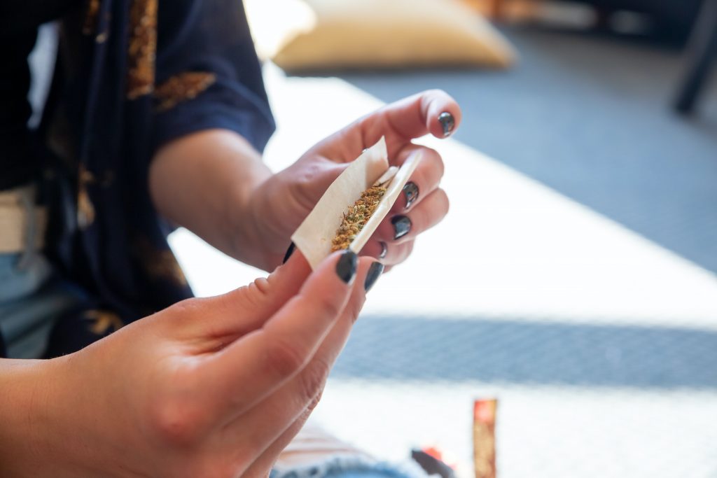 Would Legalizing Drugs Help the Economy Essay